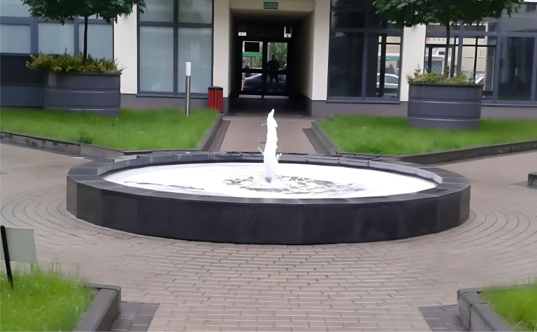 fontanna miejska z uzdatnioną wodą